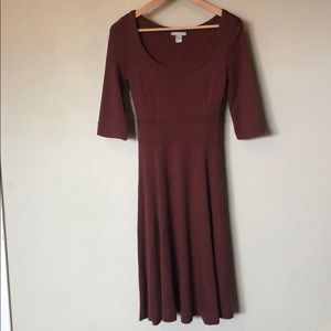 Brown midi dress with 3/4 length sleeves